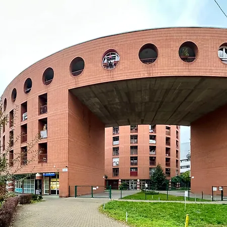 Free Parking - Stargate Budapest Exterior photo